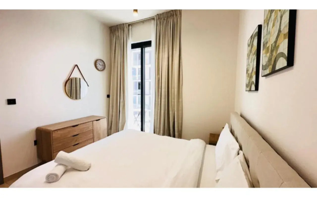 OYO 1292 Home Fully Furnished 1bed Apt @JVC
