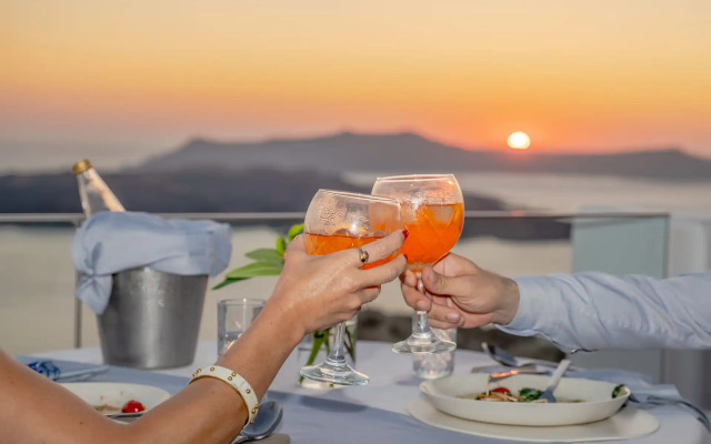 Apeiron Blue Santorini - Sustainable Adults Only 14+