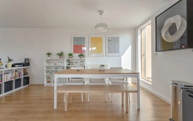 Modern 2 Bedroom Flat in Elephant & Castle