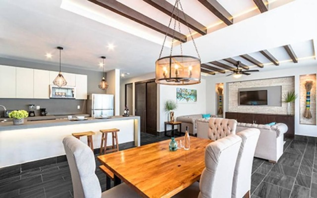 Bright Full Furnished 2 Bedrooms Waiting For You