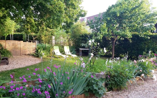 House With 3 Bedrooms in Villeneuve, With Enclosed Garden and Wifi