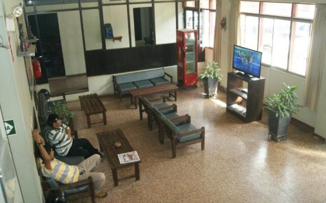Hospedaje Komby