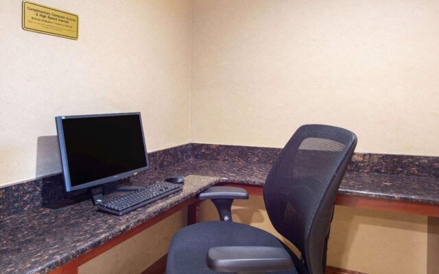 Econo Lodge Woodbridge