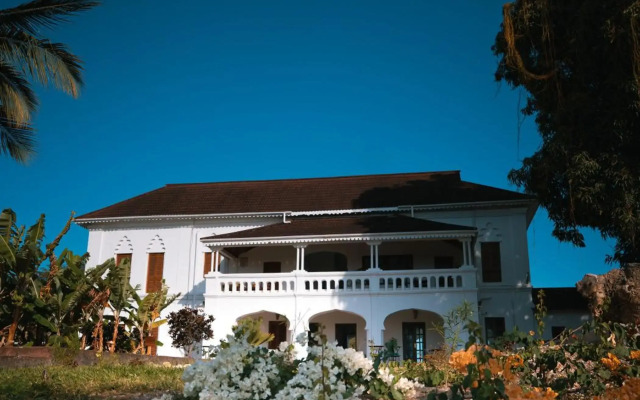 The Manor House by Sansi