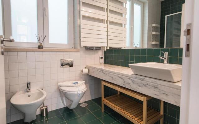 Lovelystay - Bright And Spacious Flat in Graça
