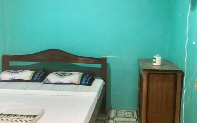 Ritzy's White Beach Resort & Restaurant