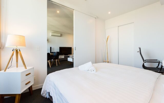 SANTERI, 2BDR Melbourne Apartment