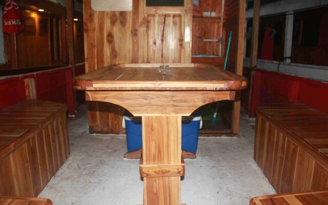 Boat Charter KM.Caroline