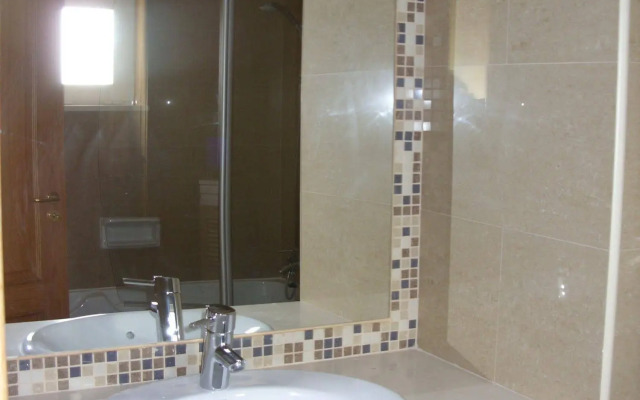 Oasis Parque Country Club