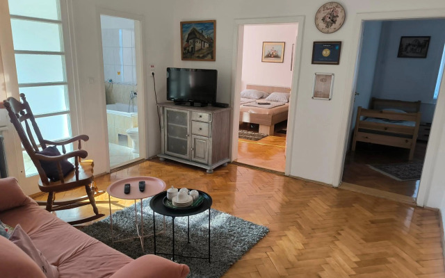 Trosoban stan u Zenici