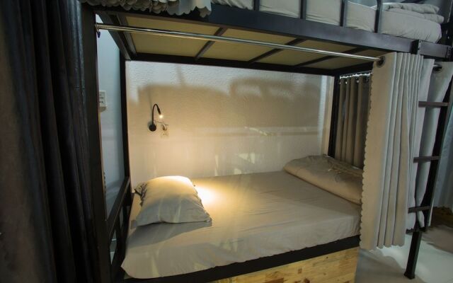 Carisbay Hostel