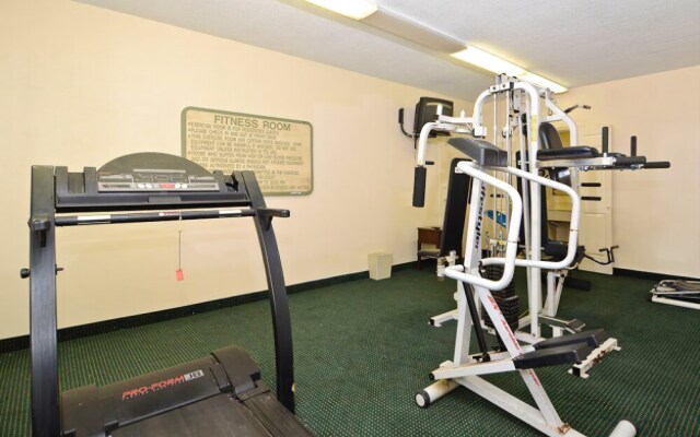 Motel 6 Sandersville, GA