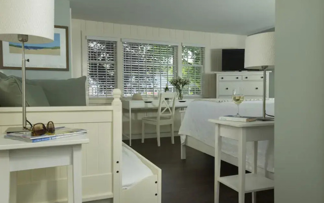 Chatham Seafarer Inn