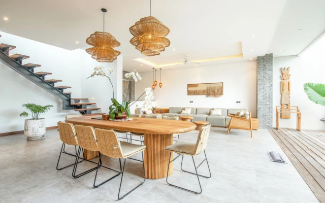 Coastal Comfort: Cozy 4BR Villa, 5 Min Walk to Finns Beach