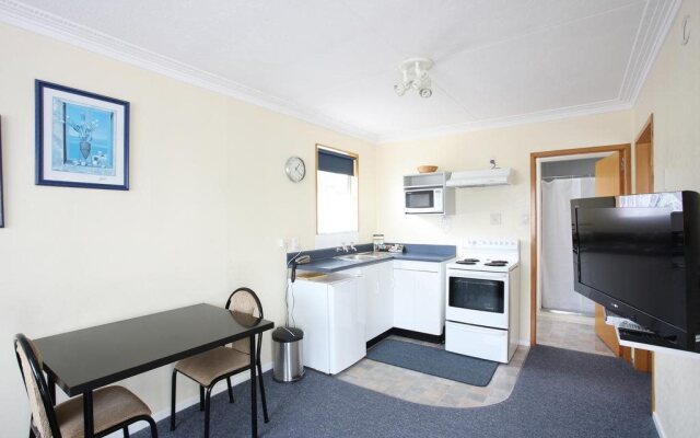 Queens Park Motels