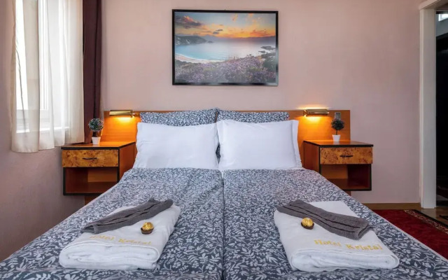 Kristal Hotel