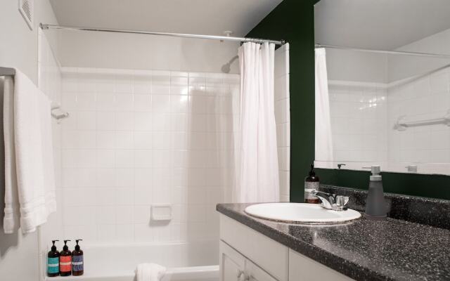 WanderJaunt - Oak Hill Apartment