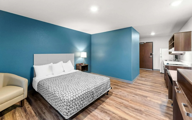 Woodspring Suites Kansas City Airport
