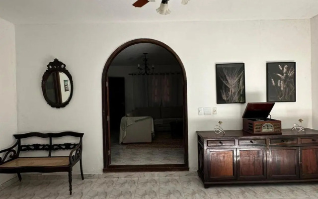 Sítio com piscina e lareira