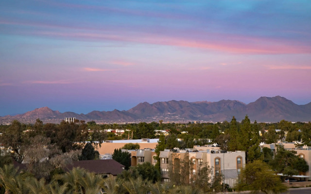 Embassy Suites by Hilton Phoenix Scottsdale