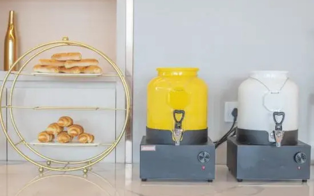 WASSIM R HOTEL(Shanghai Chongming Wanda Plaza）