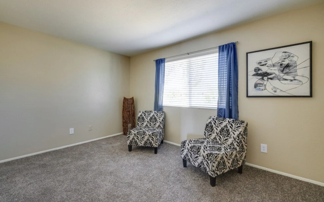 Charming Tempe Home w/ Pool & Putting Green!