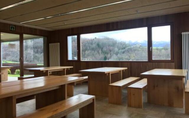 Youth Hostel Non Stop Inn by IrriSarri Land