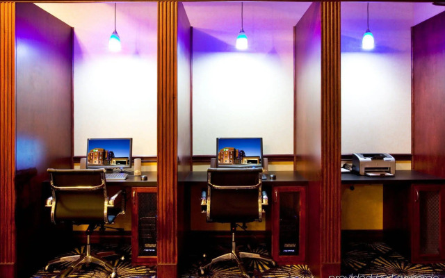 Holiday Inn Express Hotel & Suites Brooksville by IHG