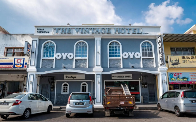 Super OYO 596 The Vintage Hotel