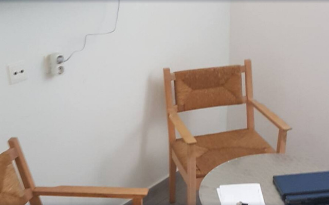 Fox-Box Apt.