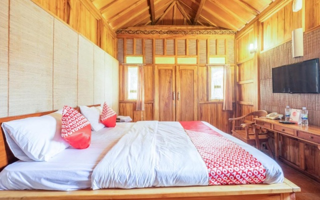 OYO 1347 Joglo Garut Cottage Syariah – Guest Rooms – Garut