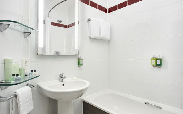 Leonardo Hotel Swindon