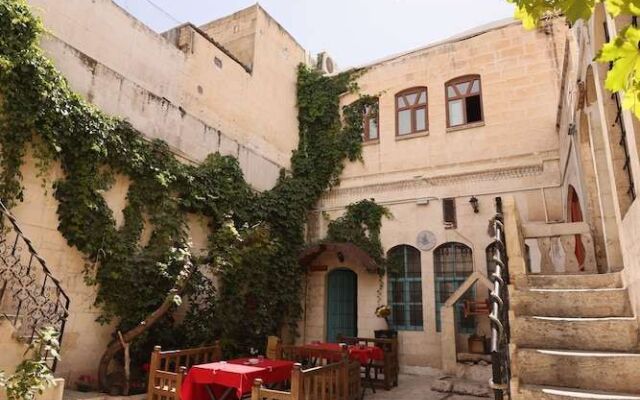 Serif Pasa Konaklari