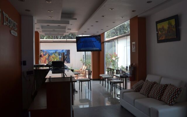 Capac Hotel