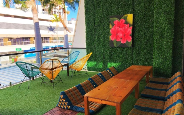 Tequila Sunrise Hostel Surfers Paradise – Outside – Gold Coast