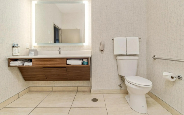 Holiday Inn Express & Suites Medicine Hat Transcanada Hwy 1 by IHG