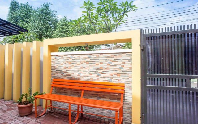 RedDoorz near Pramuka