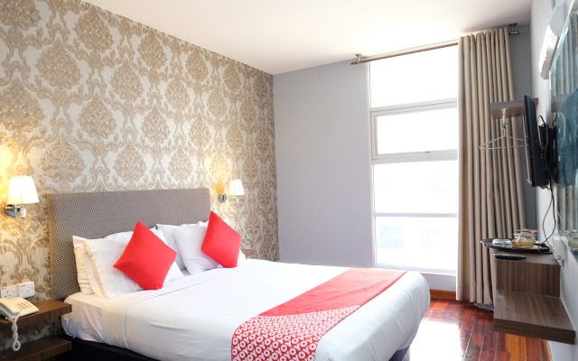 OYO 546 Grand City Hotel