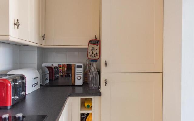 Blackhorse Loft - spacious apartment by the sea