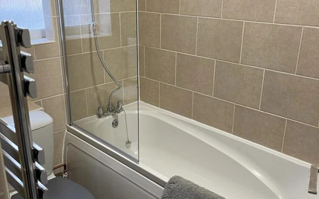 Impeccable 2-bed Apartment in Eastbourne