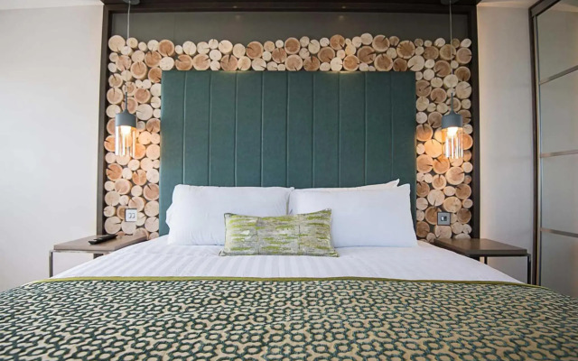 The Waterside Hotel