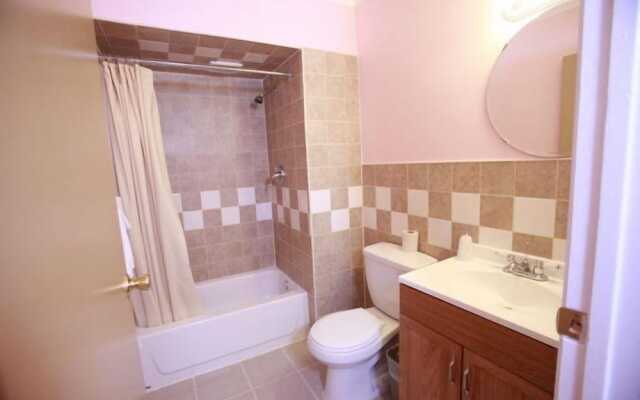 Meadowbrook Motor Lodge