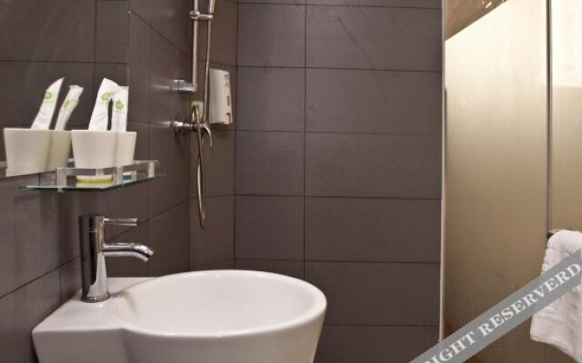 Heting Hotel (Fuzhou Nanmen Metro Station Xiehe Hospital)