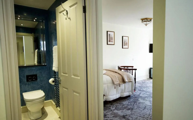 East Walls Hotel