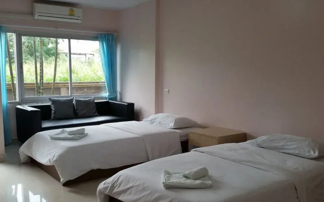Tarawadee Sriracha Apartment
