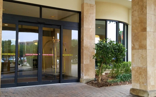 Holiday Inn Irving Las Colinas by IHG