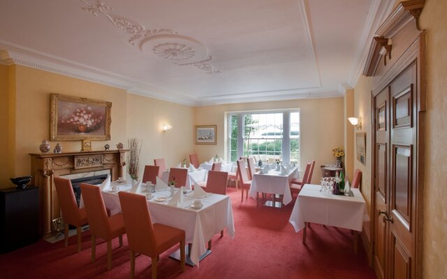Sturmer Hall Hotel & Conference Centre