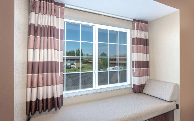 Microtel Inn & Suites by Wyndham Dickinson