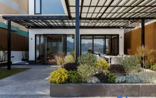 Sea view villa at the end of the field