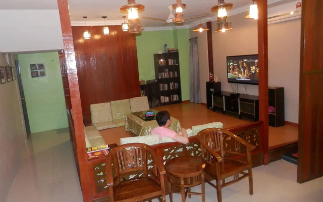 Travellers Planet Hotel & Guest House